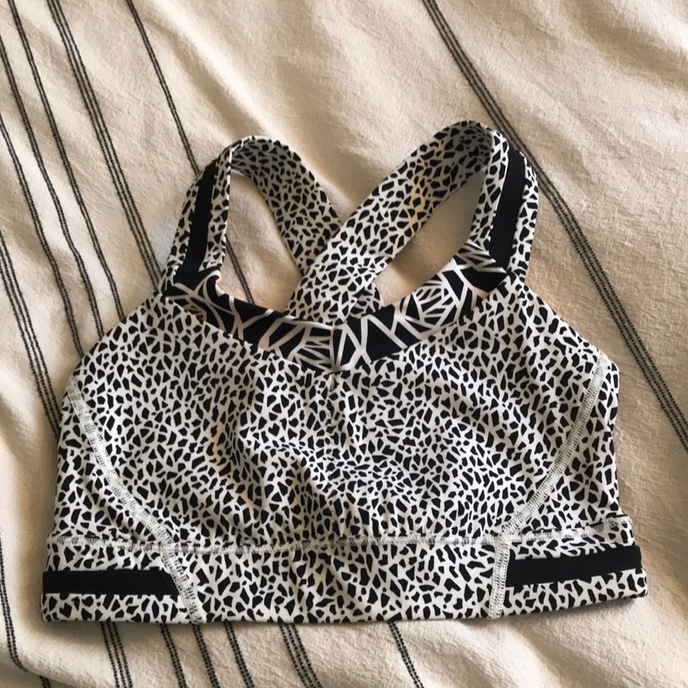 Lululemon sports bra so xs